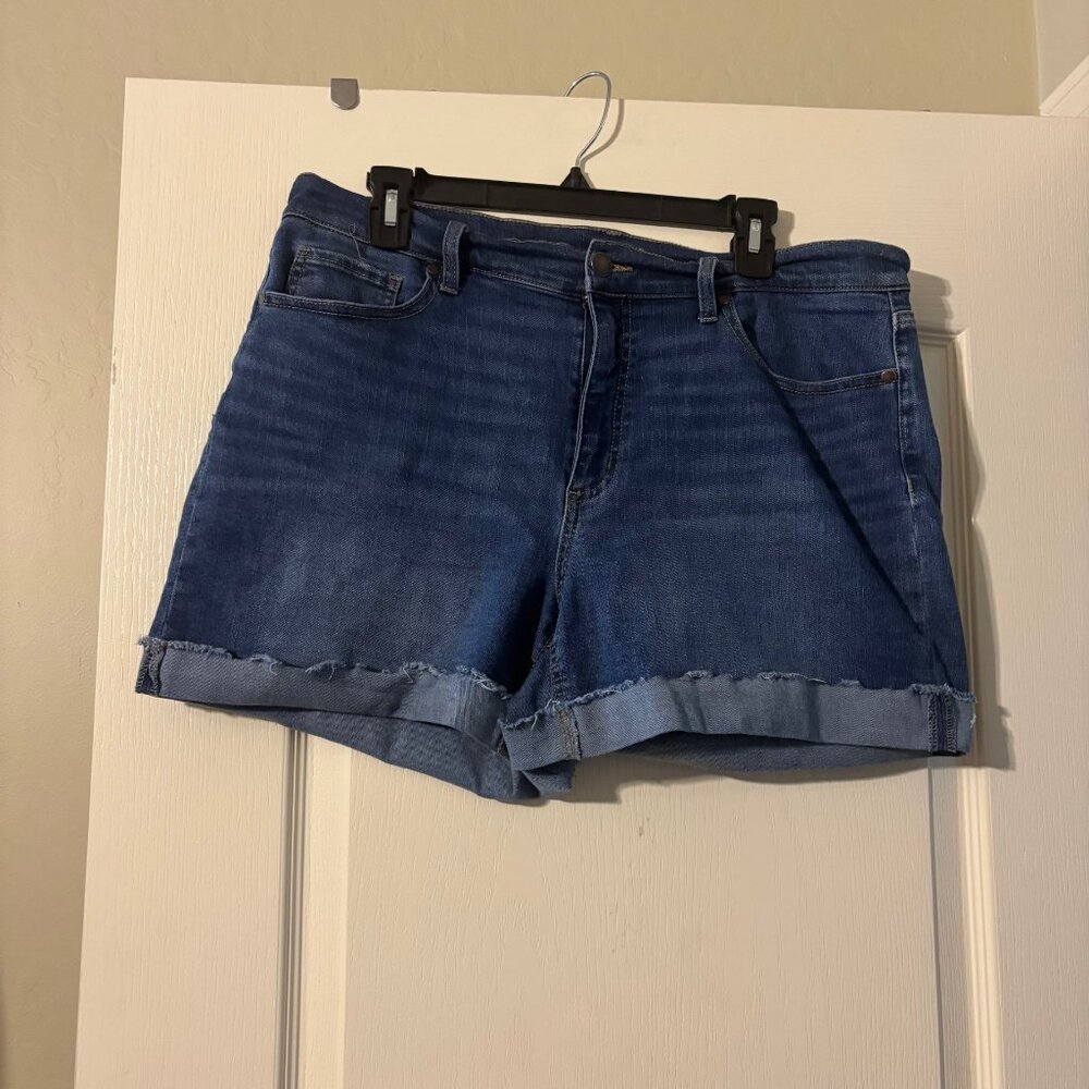 Women's Repreve Mid Rise Blue jean shorts SZ 16